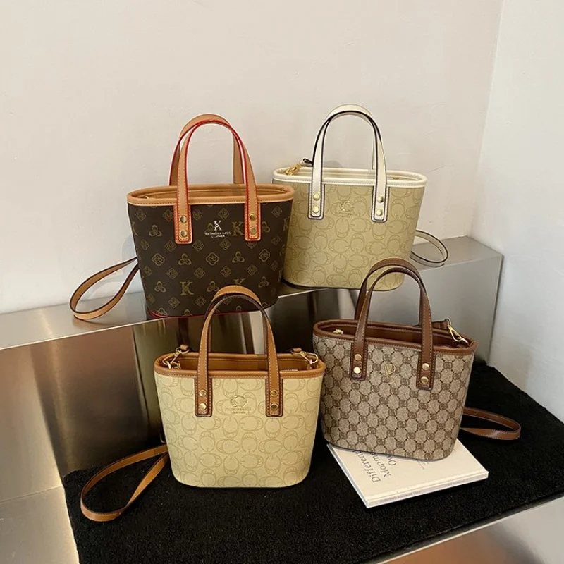 

Stylish Business Clutch Bag Vintage Leather Crossbody For Trendy Women With Large Capacity Logo