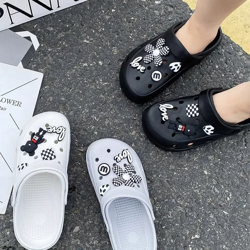 Ganzes Set heißer Verkauf DIY Loch Schuhe Charms für niedlichen Cartoon handgemachte Charms Designer Qualität Garten Schuh Dekoration Mädchen Geschenk