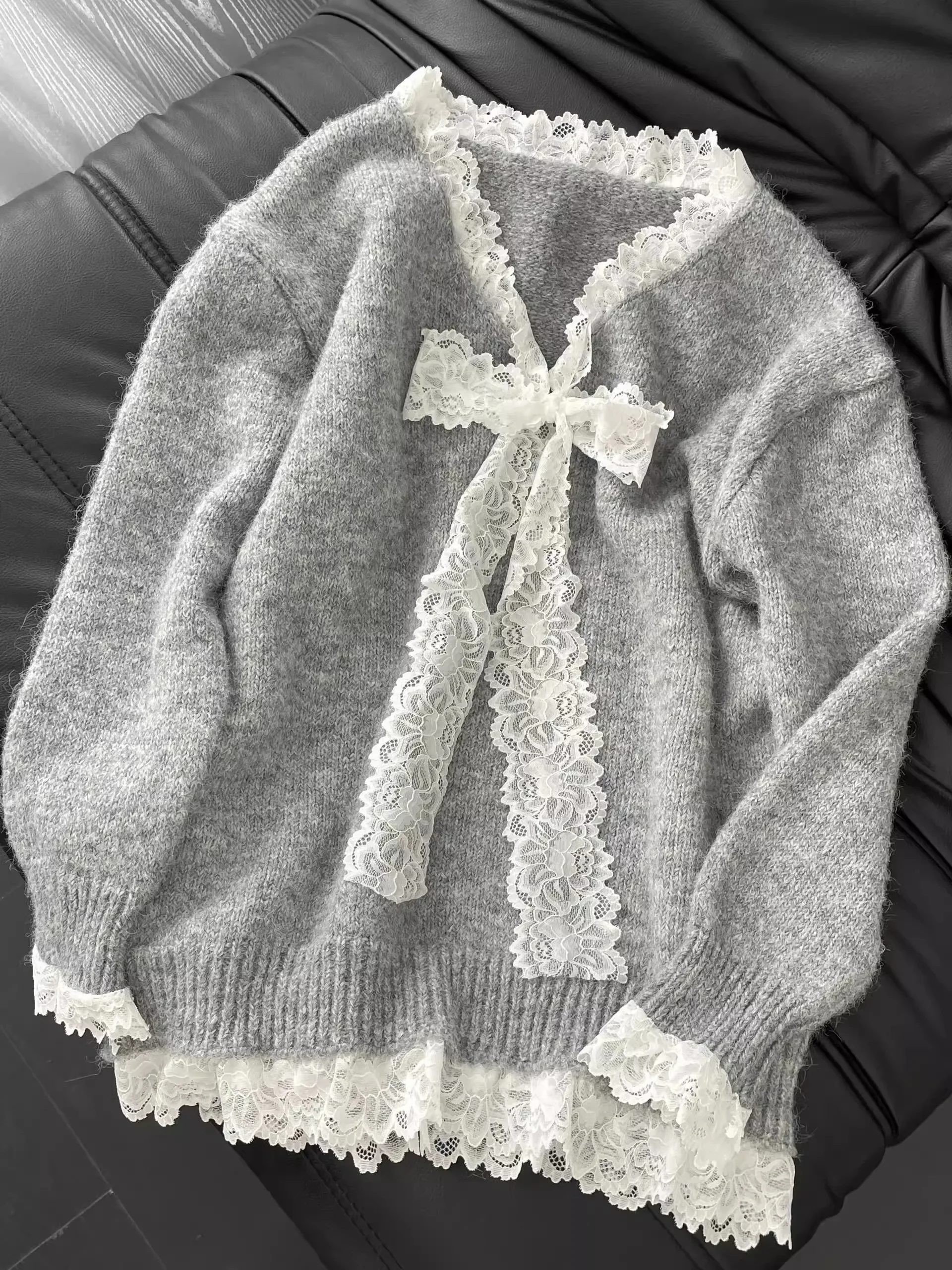 

2025 Women's Lace Bow Splicing Loose Long Sleeve Sweater Spring Autumn New Style Lazy Sweet V-Neck Grey Knitted Sweater Top