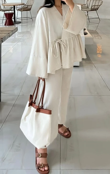 Женский комплект весны/лета 2025 года, новый дизайн с v-образным вырезом, свободный кружевной топ, широкие брюки