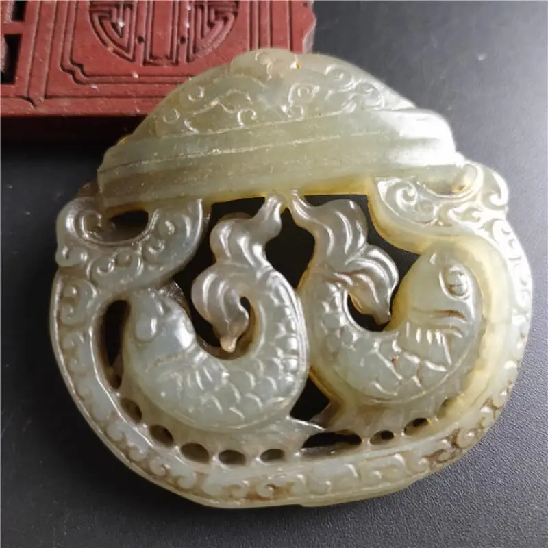 Chinese antique jade carving crafts Xiuyu hollowed out old jade double-sided fish statue hanging decoration Nice Art Work