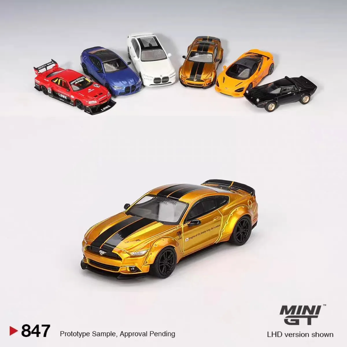 สินค้าใหม่ในสต็อก รถโมเดลขนาด 1/64 มินิ GT ฟอร์ด มัสแตง LB โกลด์ LBWK MGT00847 รถโมเดลโลหะผสม ของสะสมตกแต่งห้อง ของขวัญวันเกิด ของเล่น