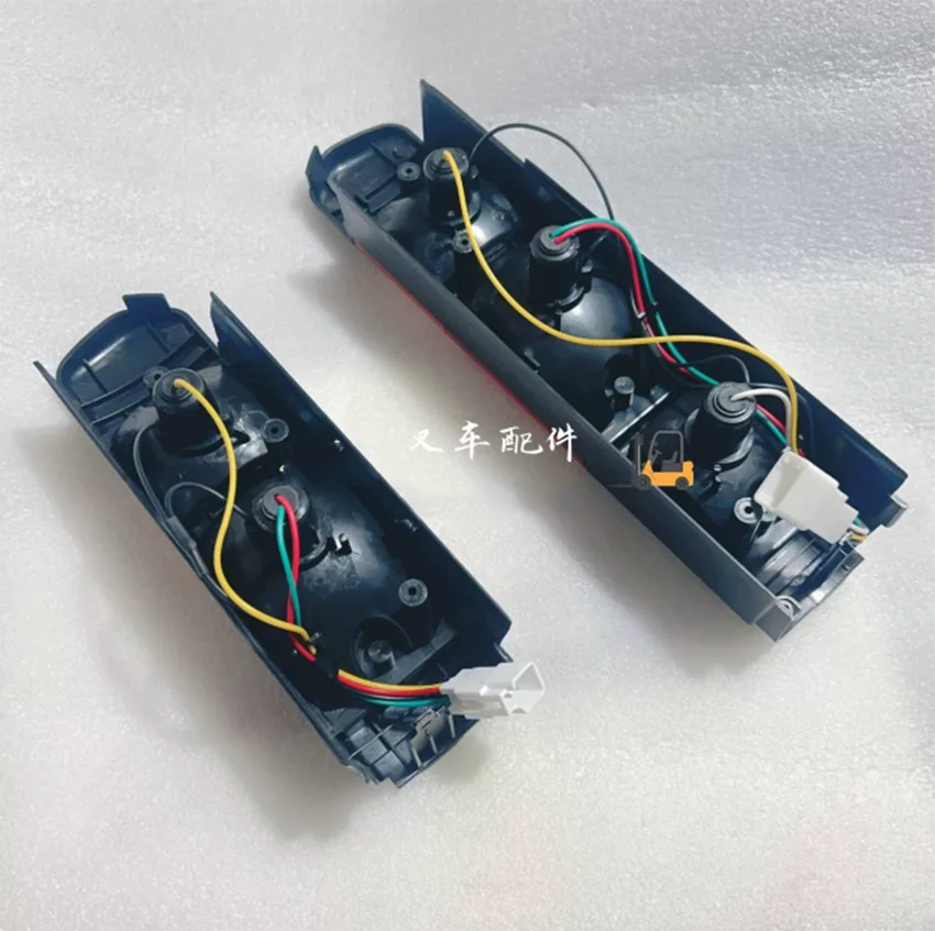 1PC forklift rear combination light 56630-26601-71 for Toyota 8FD10-30 view 5