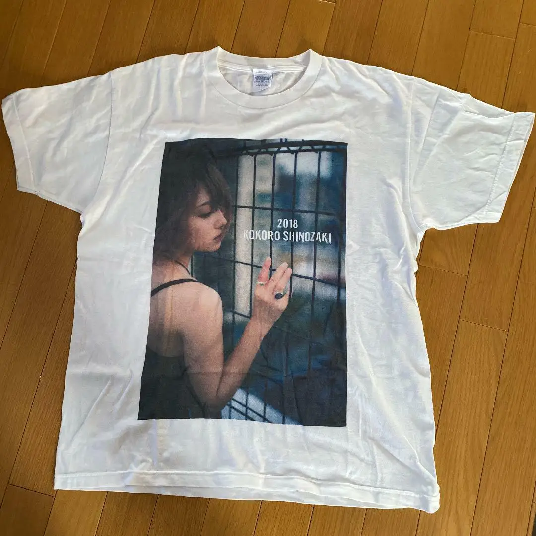 

Japanese gravure idol Kokoro Shinozaki Birth T-shirt 2018 L