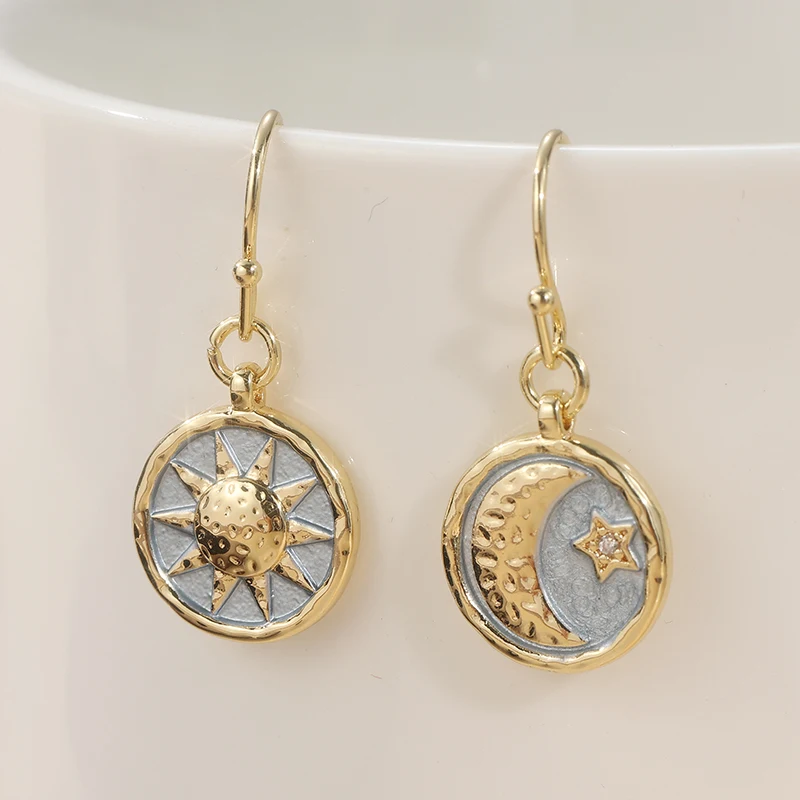 Ethnische Goldfarben Damen-Ohrringe Vintage-Design Runde Metall-Ohrringe mit Handgeschnitzten Sternen und Monden Hängende Ohrringe für Frauen – Detail 5