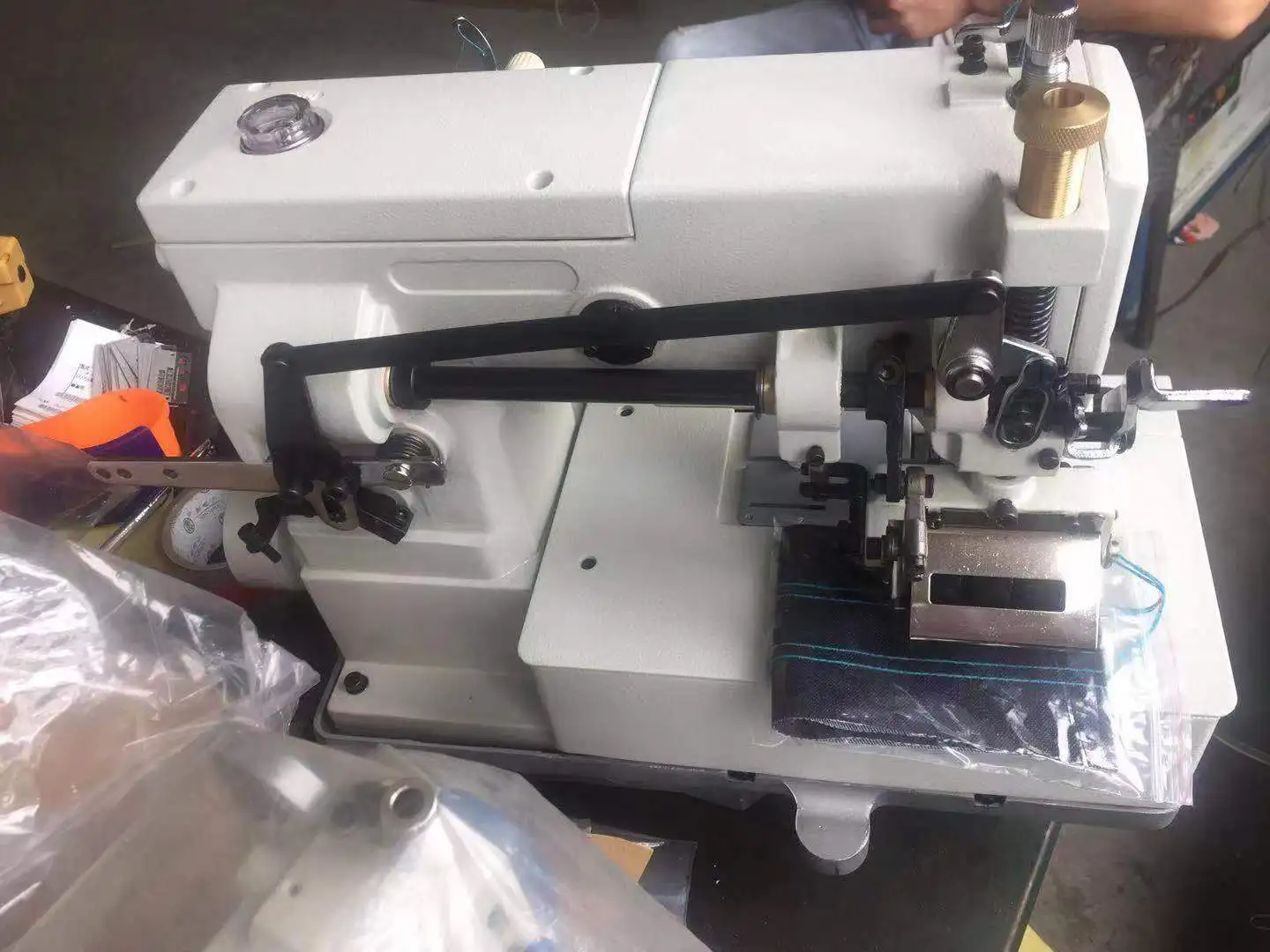 ZY1508P 4 need le flat-bed double chain stitch with horizontal looper movement mechanism waistband multi nee dle sewing machine