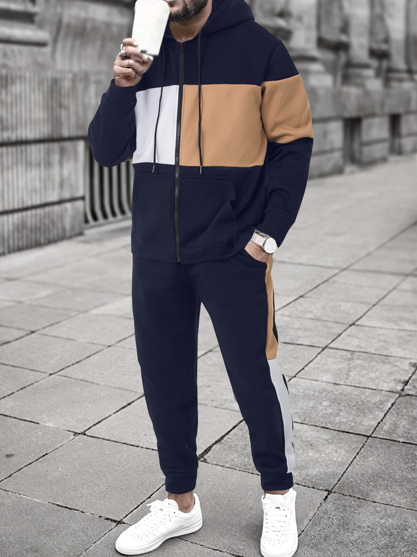 

Casual and trendy streetwear! Color-blocked hooded zip-up sweatshirt + side-color contrast cuffed pants, a loose and comfortable