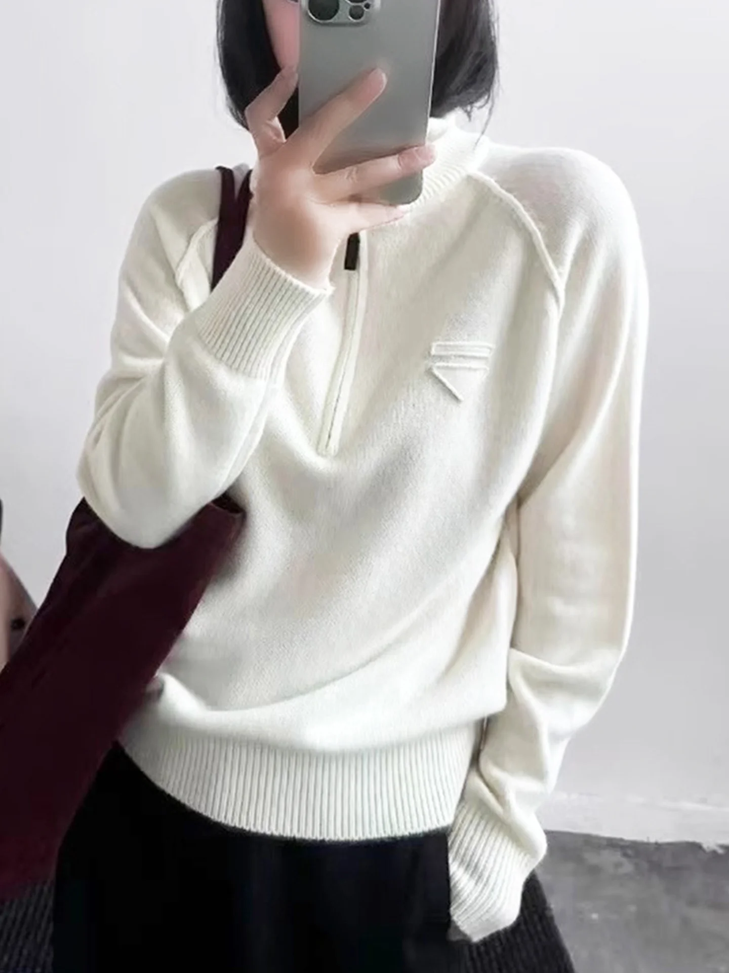 سترة نسائية محبوكة ذات لون نقي كسول مع سحاب طويل Sve شتوي أنيق، قميص مريح متوسط ناعم للتنقل... #2