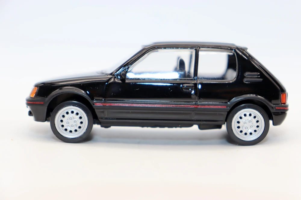 NEW 1/43 Scale  205 GTI Diecast Toy Car Models For Collection Gift