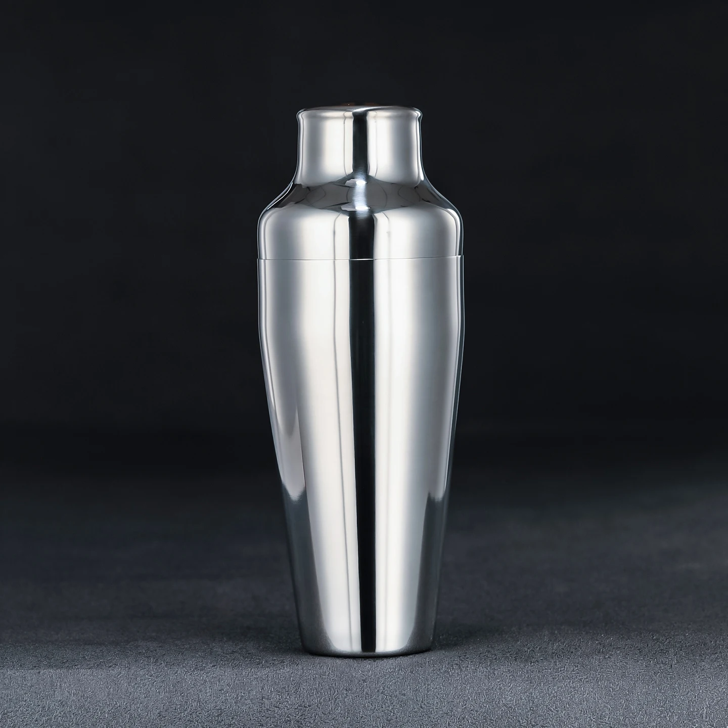 

500ml French two-piece cocktail shaker bar tools Art Deco Shaker Martini Shaker Bar Shaker 19.25oz / 550ml