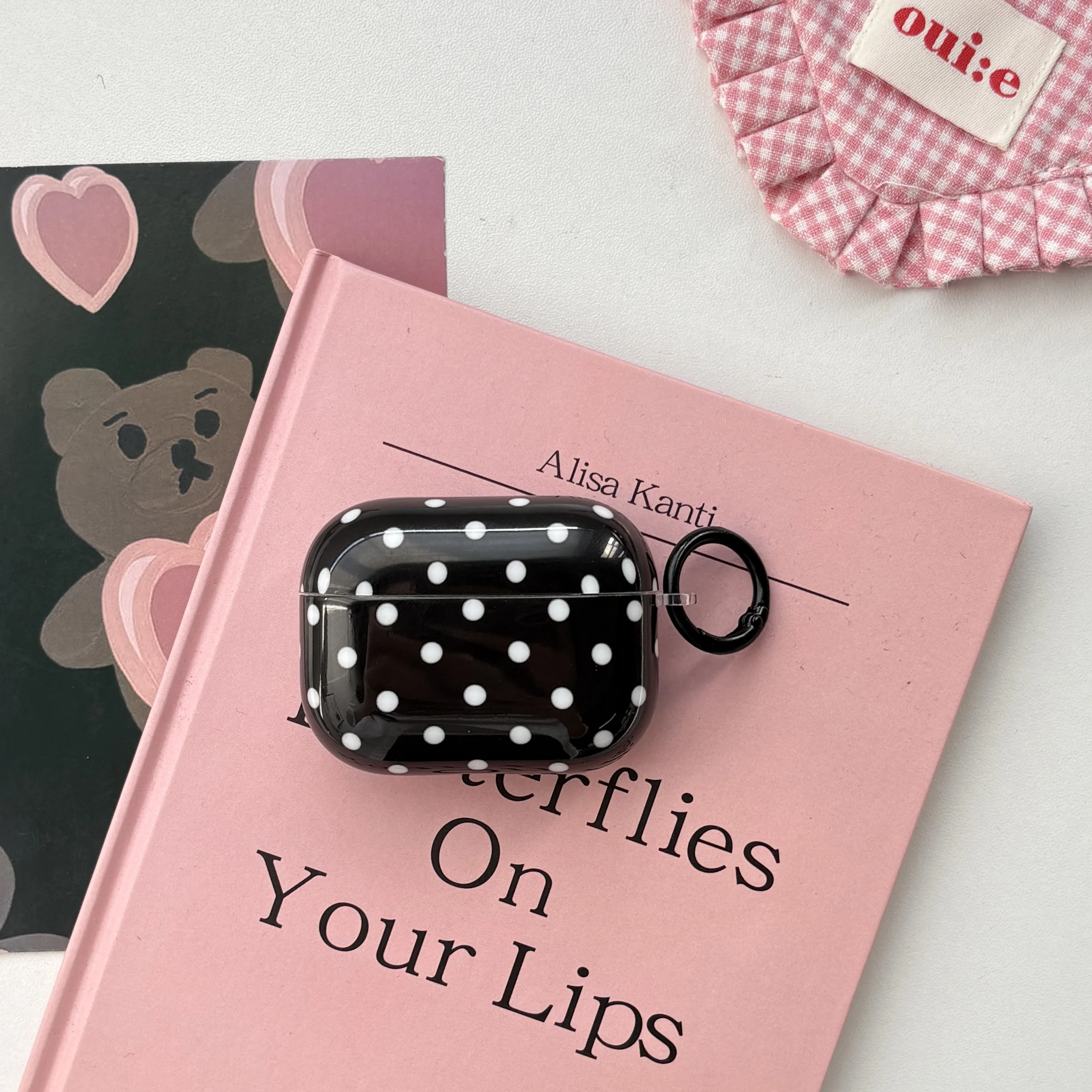 Simple Fashion White Polka Dot Pattern Black Glossy Protective Earphone Case Suitable for AirPods Pro3 Pro2 1 2 3 4 Pro