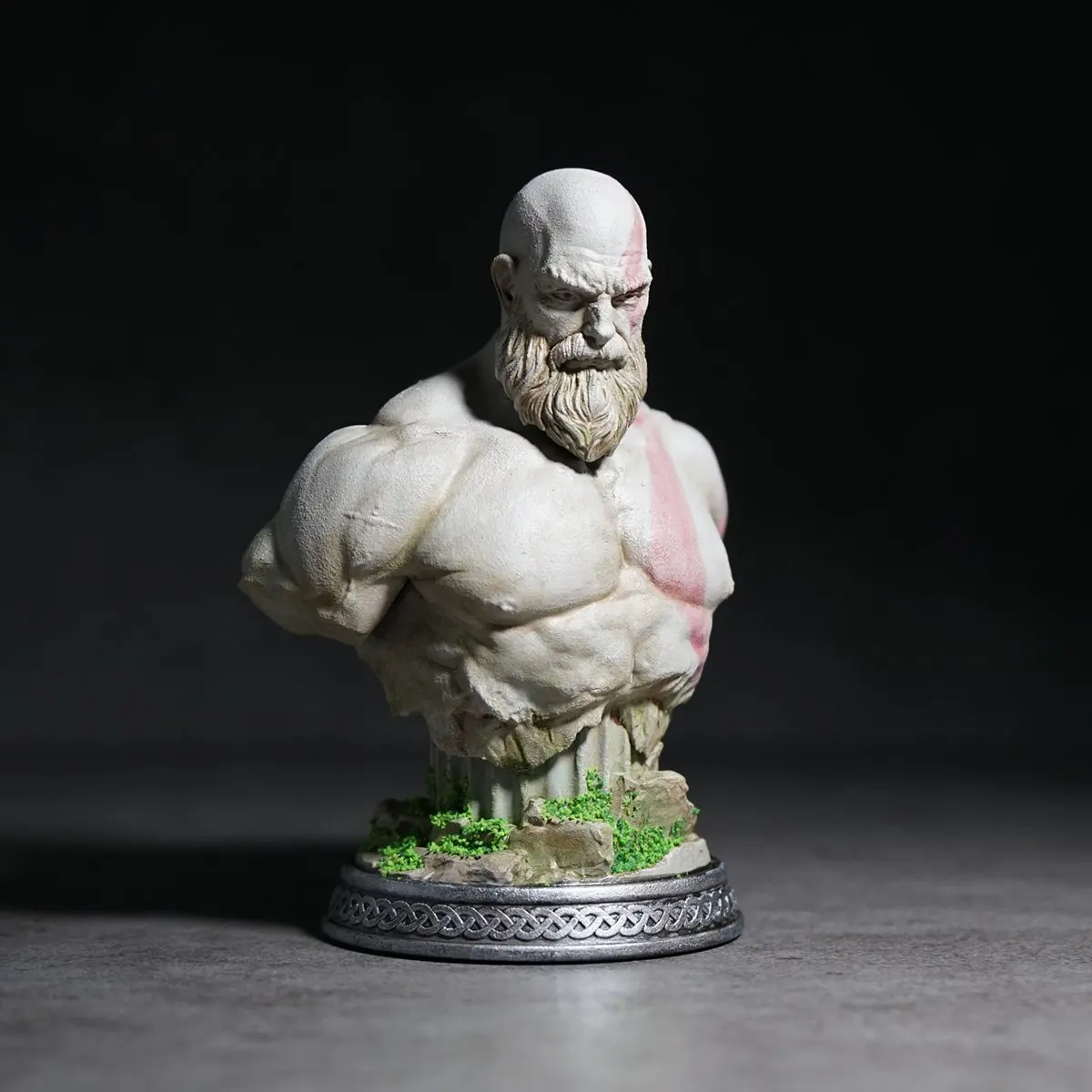 God Of War Kratos Petrochemical Statue Resin Bust Pendant Gift Figure 11CM