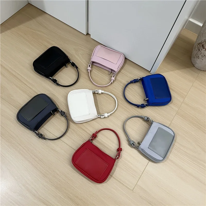 

2025 New Mini Coin Purse Women Delicate Chains Crossbody Bag Simple Nylon Fabric Lightweight Female Handbags