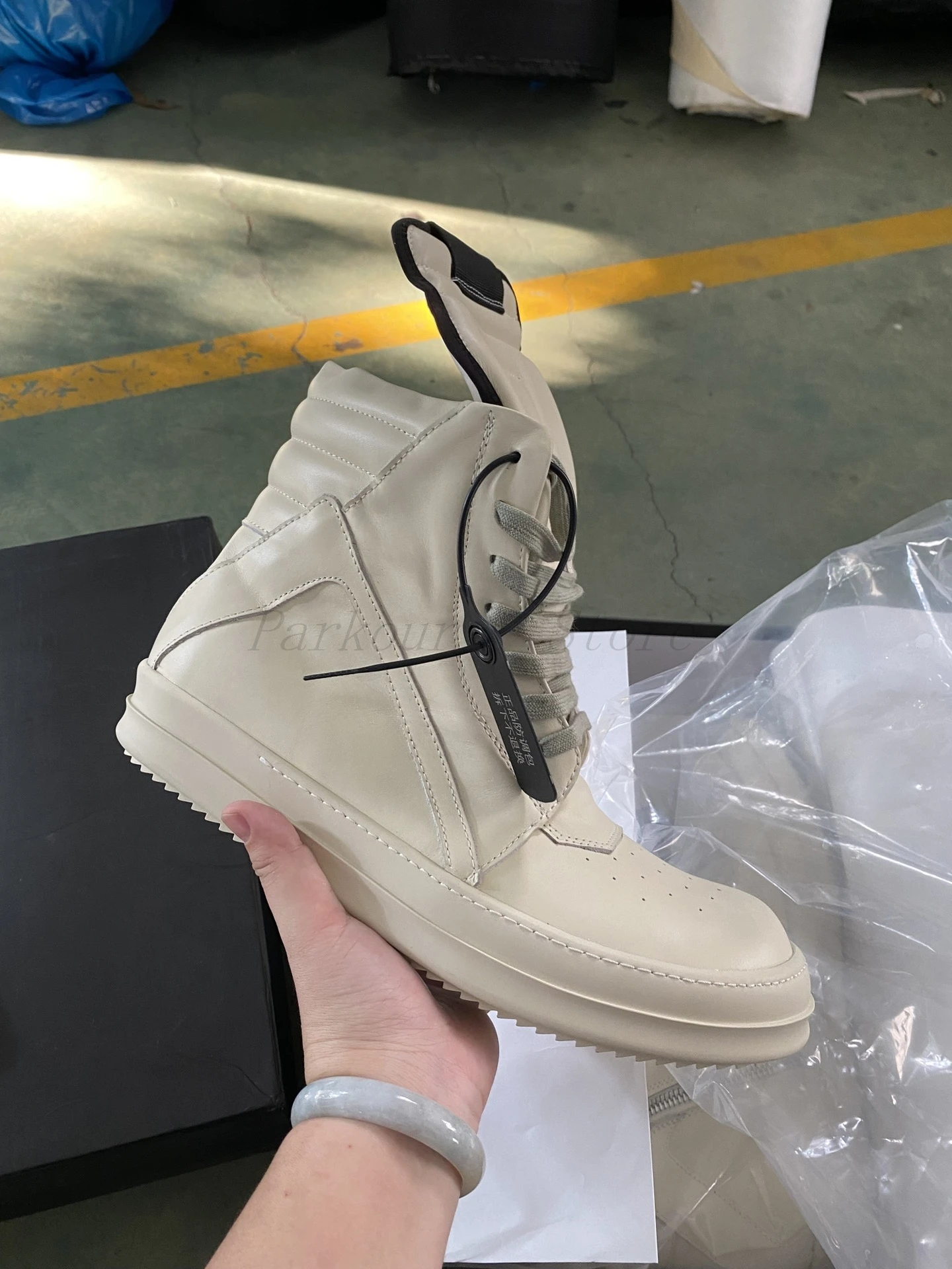 

Casual Sports Quality Shoes Ivory White Cowhide Black Edging Webbing Men's & Women's Fashion Design