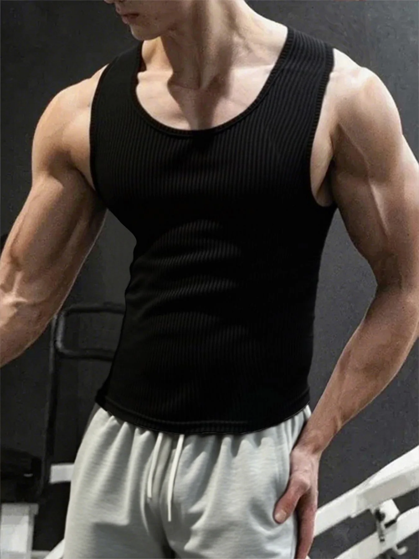 Men's Sports Vest Black 1-Piece Breathable Round Neck Slightly Elastic Fabric Pure Color Suitable for Male Fitness Tank image 2