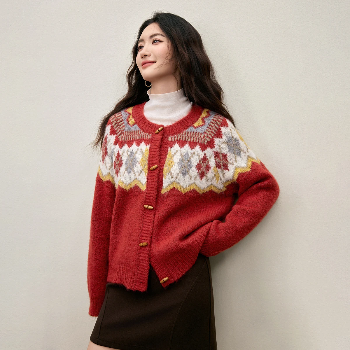 

SENTUBILA Кардиган для женщин 2025 Зимний вязаный свитер скандинавским узором и длинными рукавами Повседневная верхняя одежда Легкая свободная одежда W54EB4827