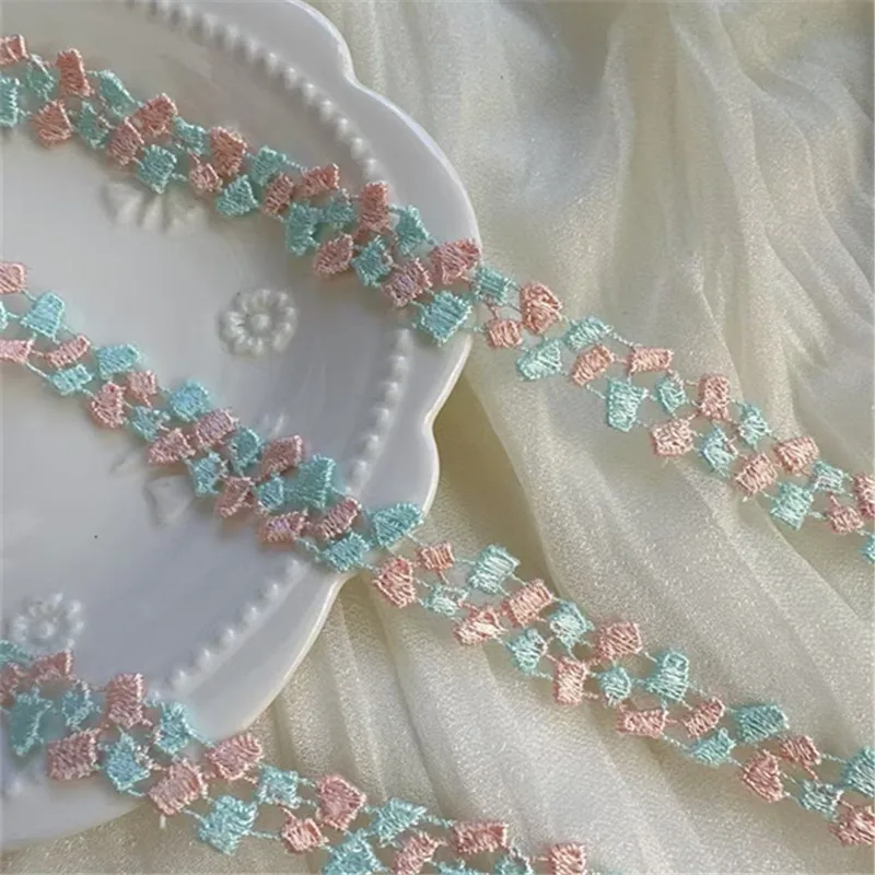 

16 ярдов, ширина 1,7 см, блестящее светло-голубое с розовым цветочным узором, венецианское кружево для рукоделия, аксессуары для одежды, бюстгальтеров и нижнего белья