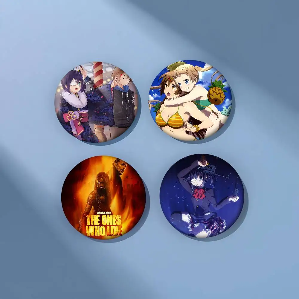 MOive D-Doctor غريب لينة زر دبوس مشرق مطبوعة أيقونة هدية للأصدقاء شارة طوق بروش التلبيب دبوس معدني #2