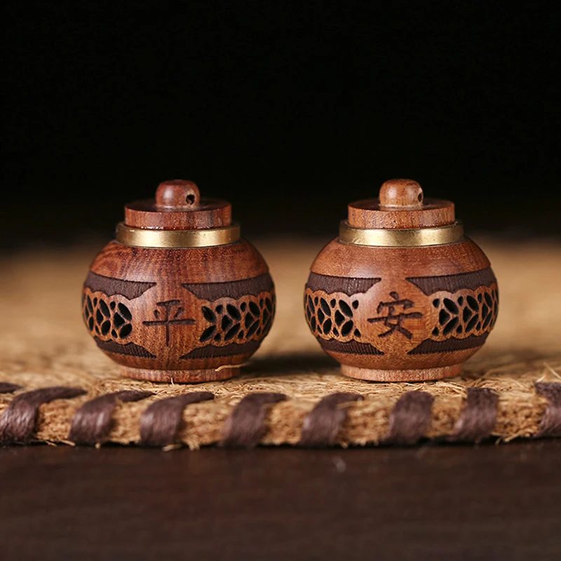 New Wood Hollow Carved Aromatherapy Bottle Mini Vase Pagoda Car Hanging Decoration Fragrance Diffuser Bottle Sealed Jar Pendant