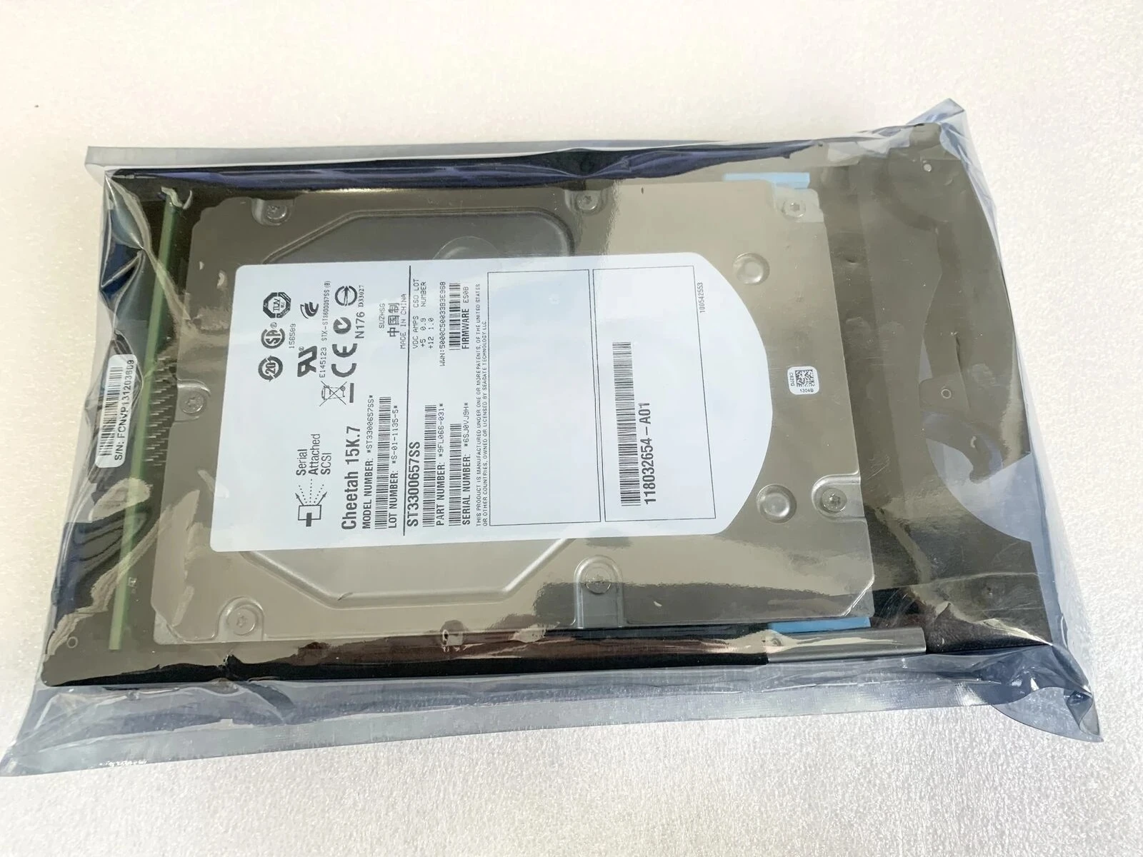 

005049273 VX-VS15-300 118032654-A01 300G 15K SAS Hard Drive Used