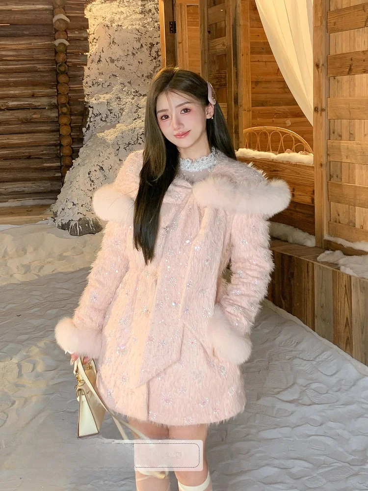 

Ele Fur Jaet with Pearl Embelliment A-Line Waist Design Unique Sle Women's Puffer Coat Warm Fluffy Outerwear