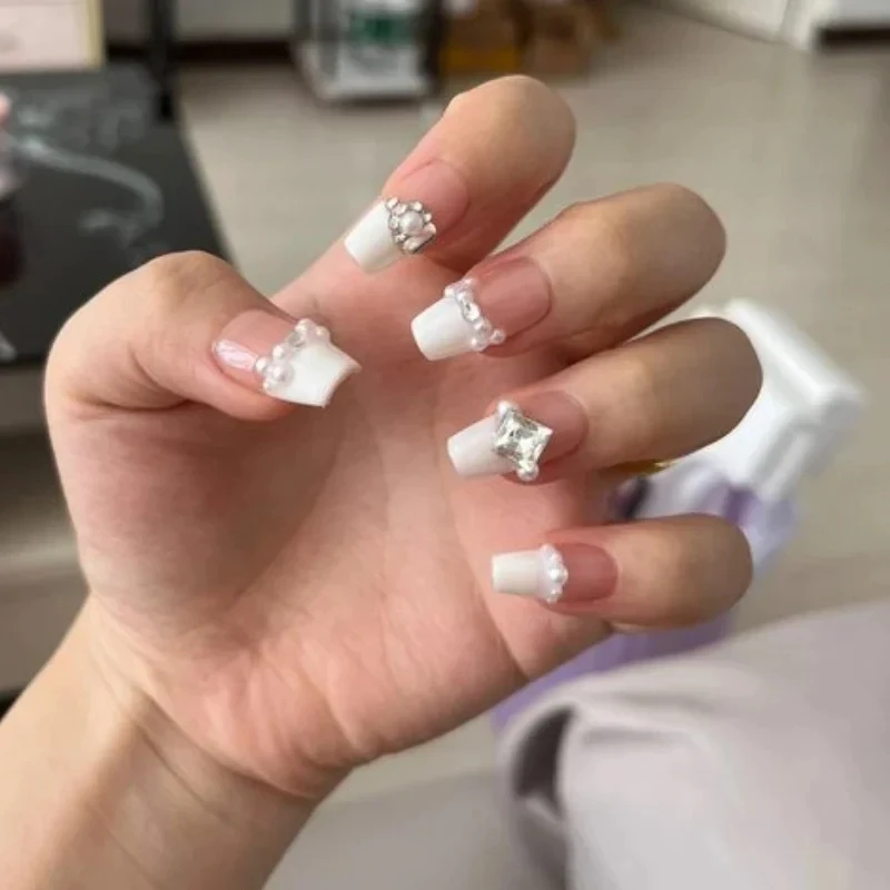 Uñas postizas cortas hechas a mano para mujer y niña, 10 piezas, perlas francesas con diamante, brillo desnudo, extraíble