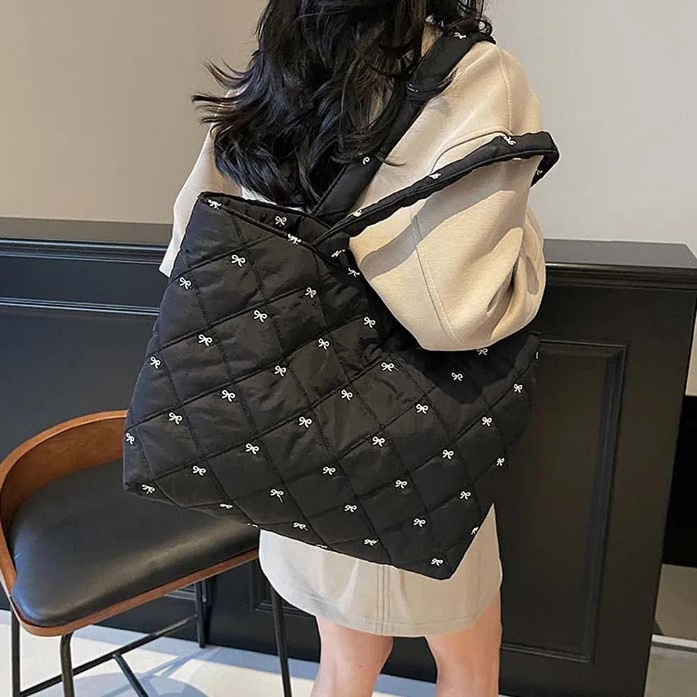 

Sweet Quilted Tote Bag Embroidered Bow Large Capacity Rhombus Plaid Handbag Lightweight Versatile Bubble Shoulder Bag Girls