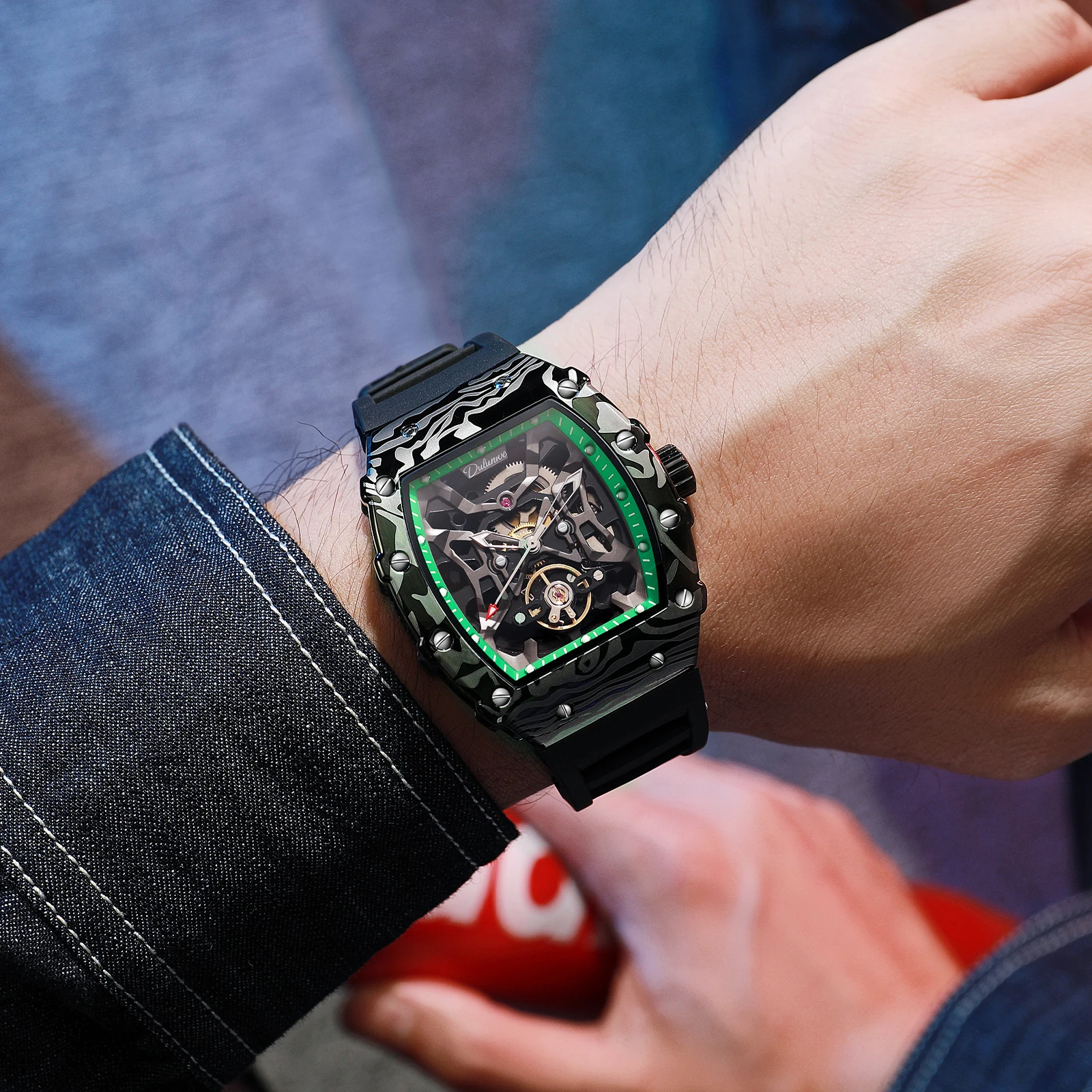 

DULUNWE Men Watches Automatic Watch Fashion Imitation Carbon Fiber Tonneau Mechanical Hollow Luminous Top Brand Watch