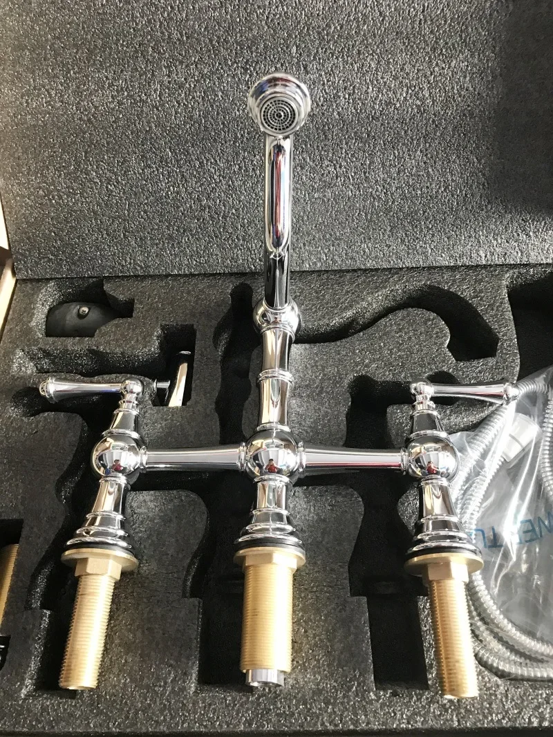 صنبور حوض نحاسي بأربعة فتحات، حوض كروم بثمانية بوصة، مقبض مزدوج أمريكي مع مسدس رش 3841