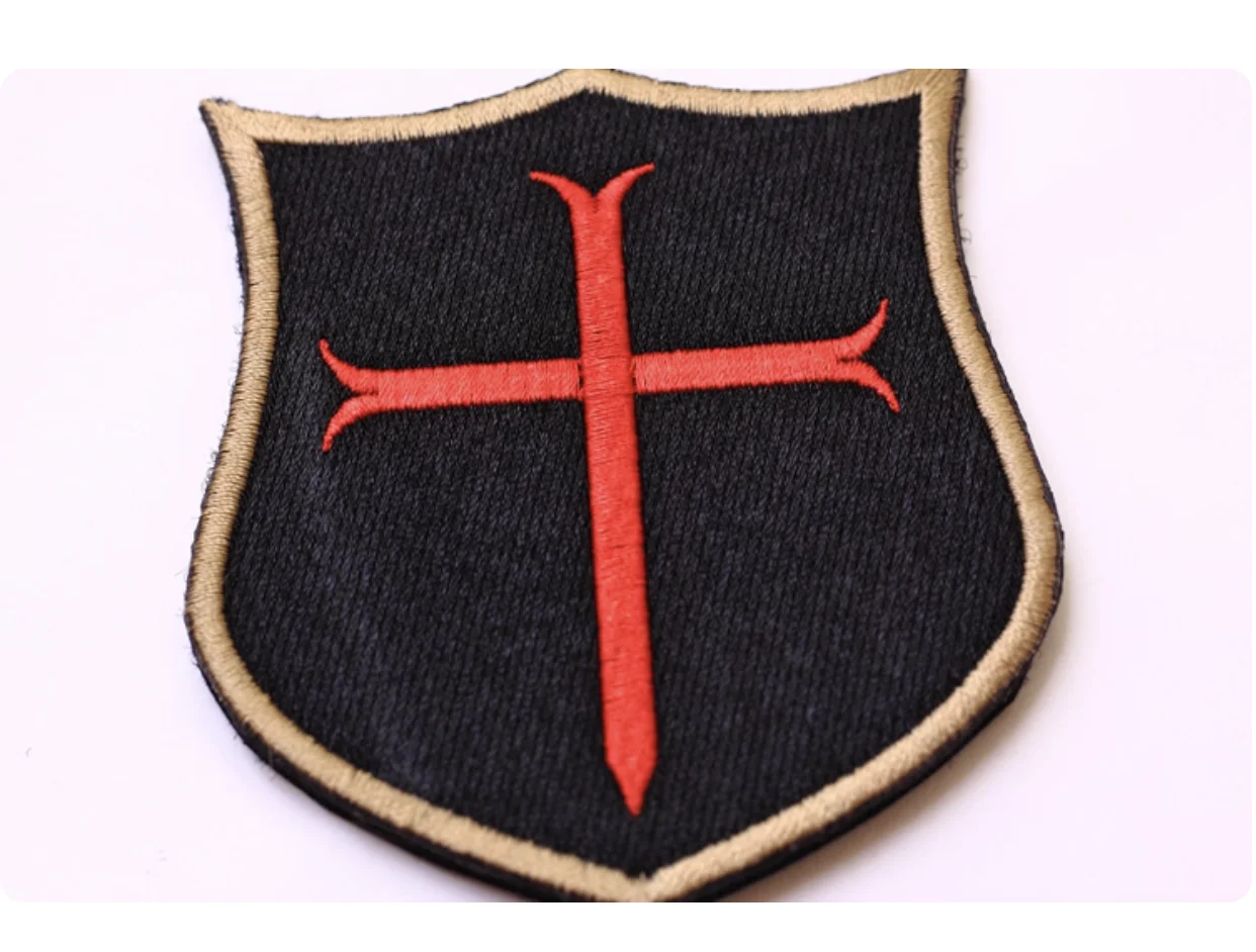 

Печать Золотая команда Паладин Крест Щит Вышитая нарукавная повязка на липучке Нашивка для рюкзака