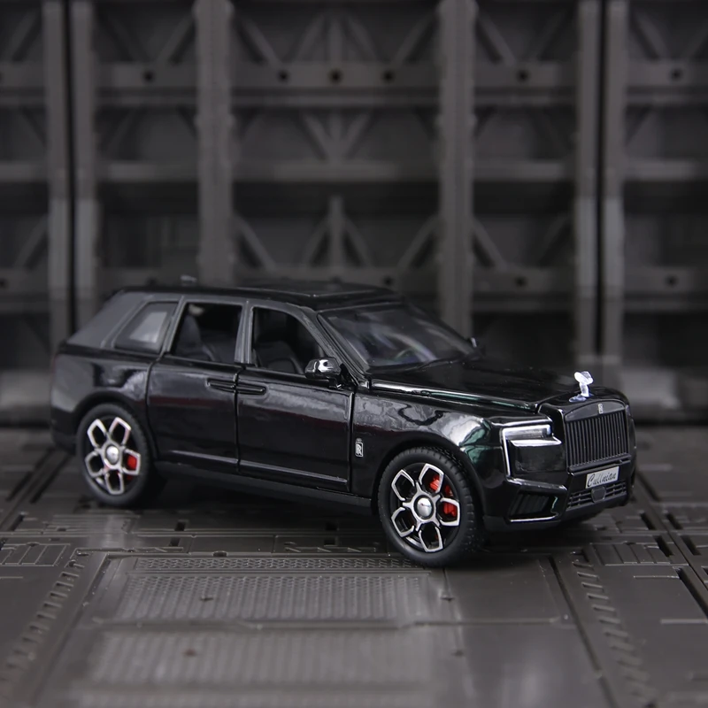 1: 32 Rolls Royce Cullinan modelo de coche de aleación, puertas y capó se pueden abrir, maletero con sonido y luz, regalo de coche de juguete para niños