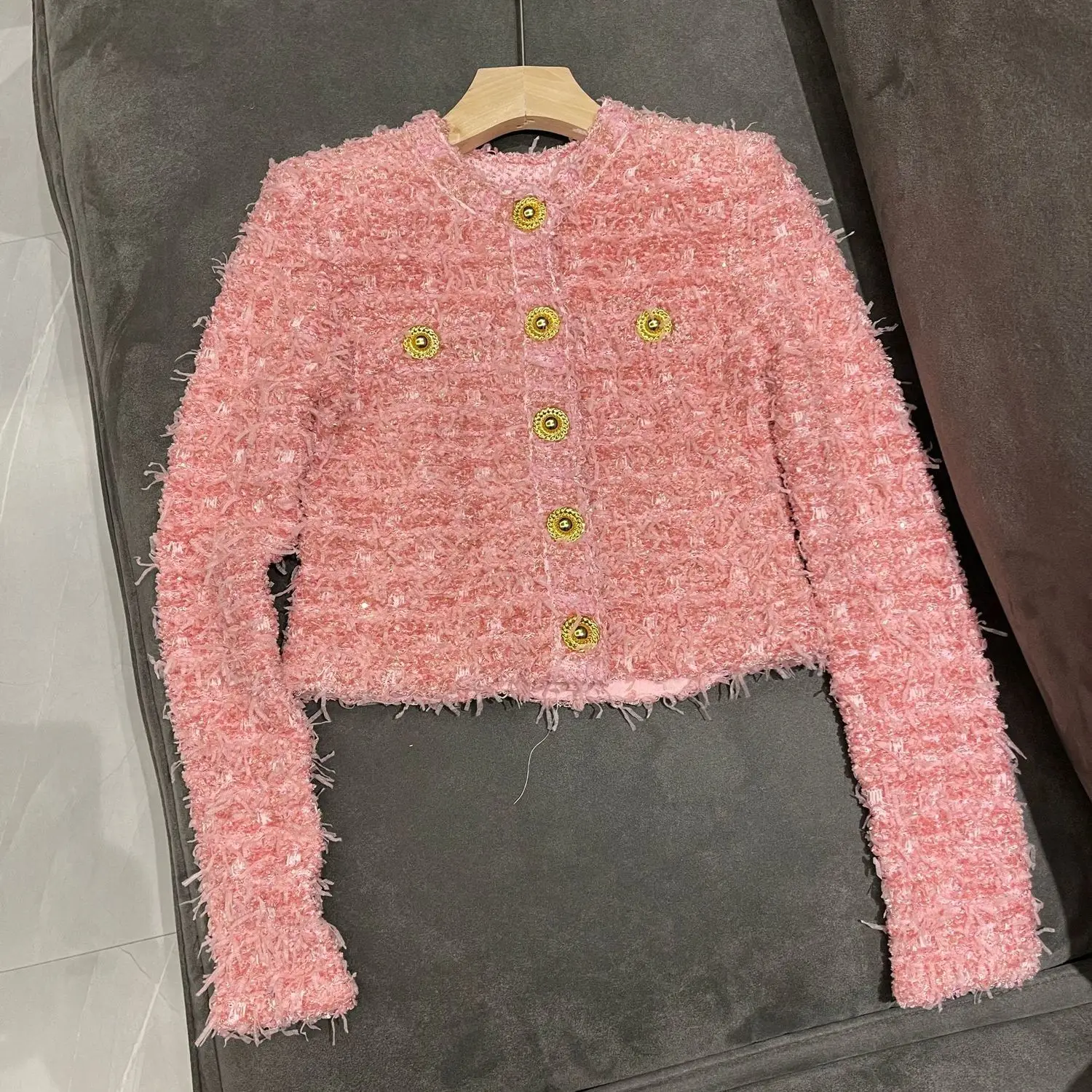 ​ ​ Veste courte Boucle pour femmes, boutons dorés robustes, épaulettes, coupe cintrée, Style français, rose, printemps, Blazer ​ ​