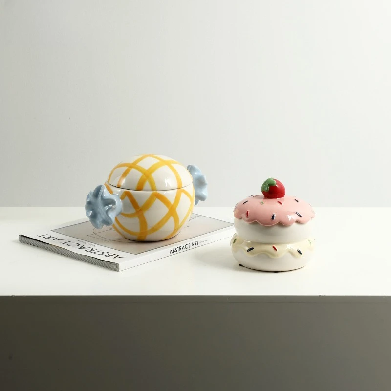 

LTT Nordic Creative Candy Snack Ceramic Jar Living Room Fun Ornament Ornament