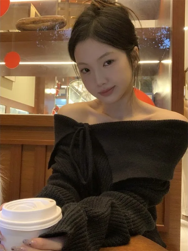 

Korean Sle Bla Cheese Knitted Sweater Aosphere Sense oulder Exposure One Word Collar Knotted Autumn Winter Women's Fa...