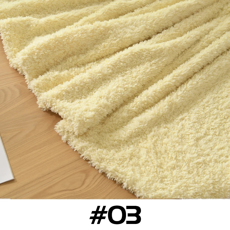 Tkanina imitująca futro jagnięce Gruba Ciepła Miękka Tekstura Pluszowego Misia 50x50cm Materiał DIY na Płaszcze Zabawki Koce Podszewka do Ubrań Szycie
