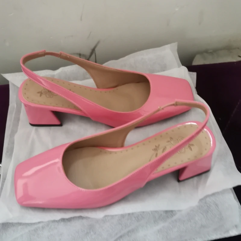 black shoes with emerald green dress What Color Shoes with Green