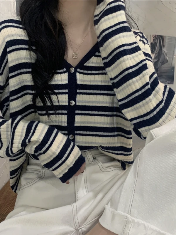 

Japanese Sle V-Ne Knitwear Long Sve Women's Slimming Inner Wear Base irt Striped Sweater Trendy plus Size Faion