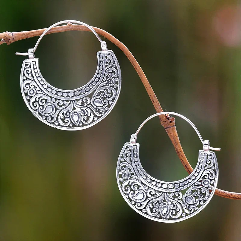 

Vintage Semi Circle Boho Earrings Womens Ancient Silver Color Metal Geometry Hollow Engraved Dangle Earrings Jewelry