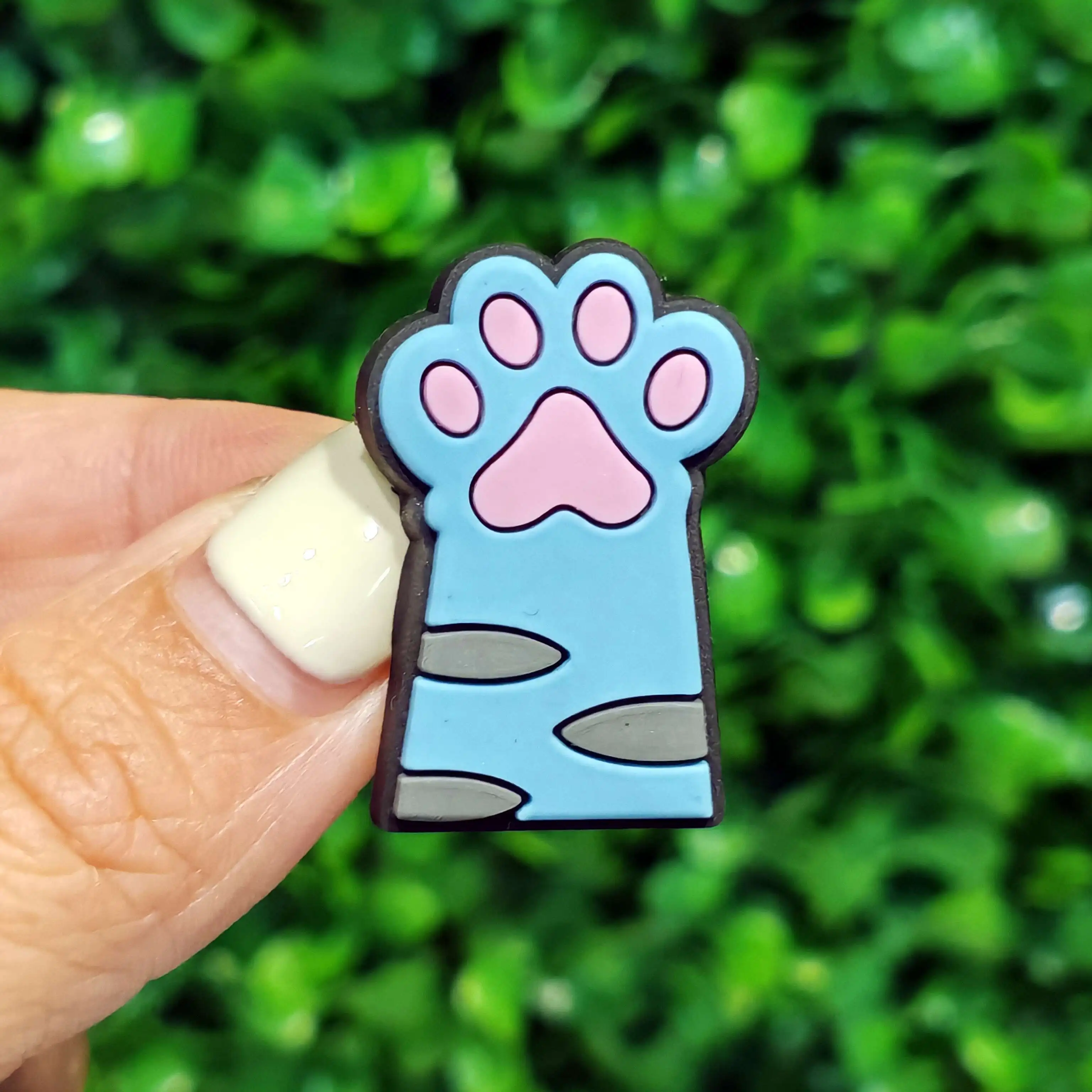 Hot Sales 1-18Pcs Cute Cats PVC Garden Shoes Charms Claw Paw Buckle Decorations For Children Bracelet view 5