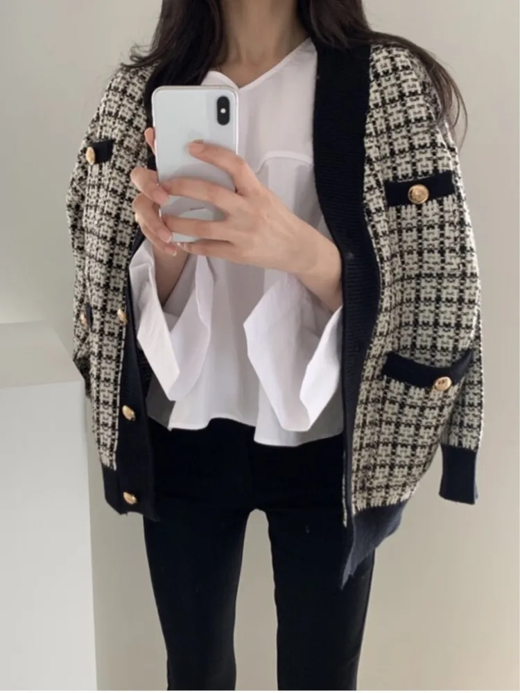 Autumn Women\'s Sweater Cardigan Korean Chic Knit Coat Single Breasted Black White Plaid Long Sleeved Sweater Jacket for Women