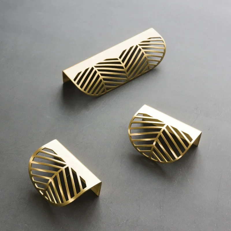 Brass Hollowed Out Leaves Hide Cabinet Handles Light Luxury Handles for Wardrobe and Drawer Furniture Fittings Cabinet Pulls