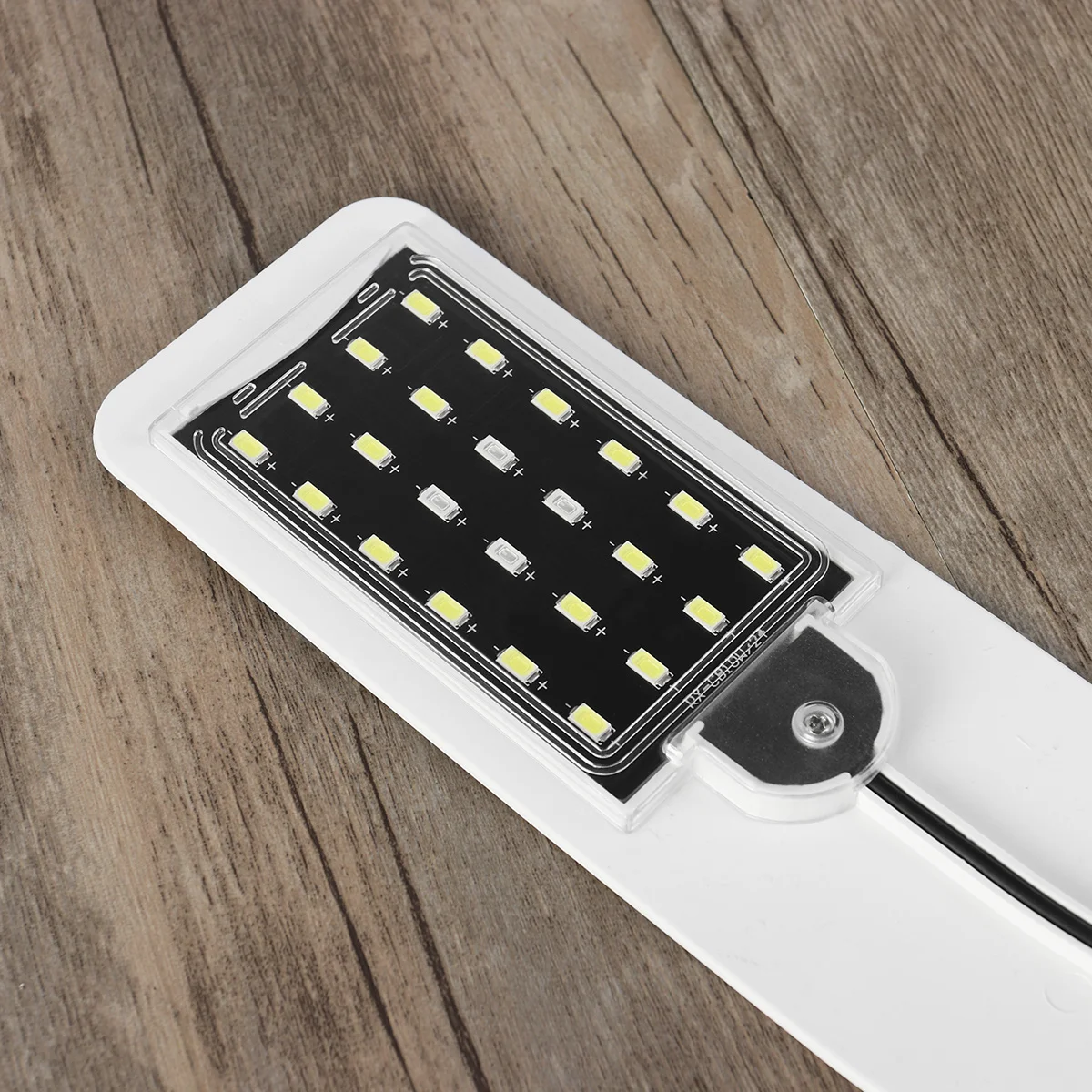 

Led Aquarium Light 12W Ultra-Thin Fish Tank Lamp High Brightness No Flicker For Plants Growth Waterproof Lighting