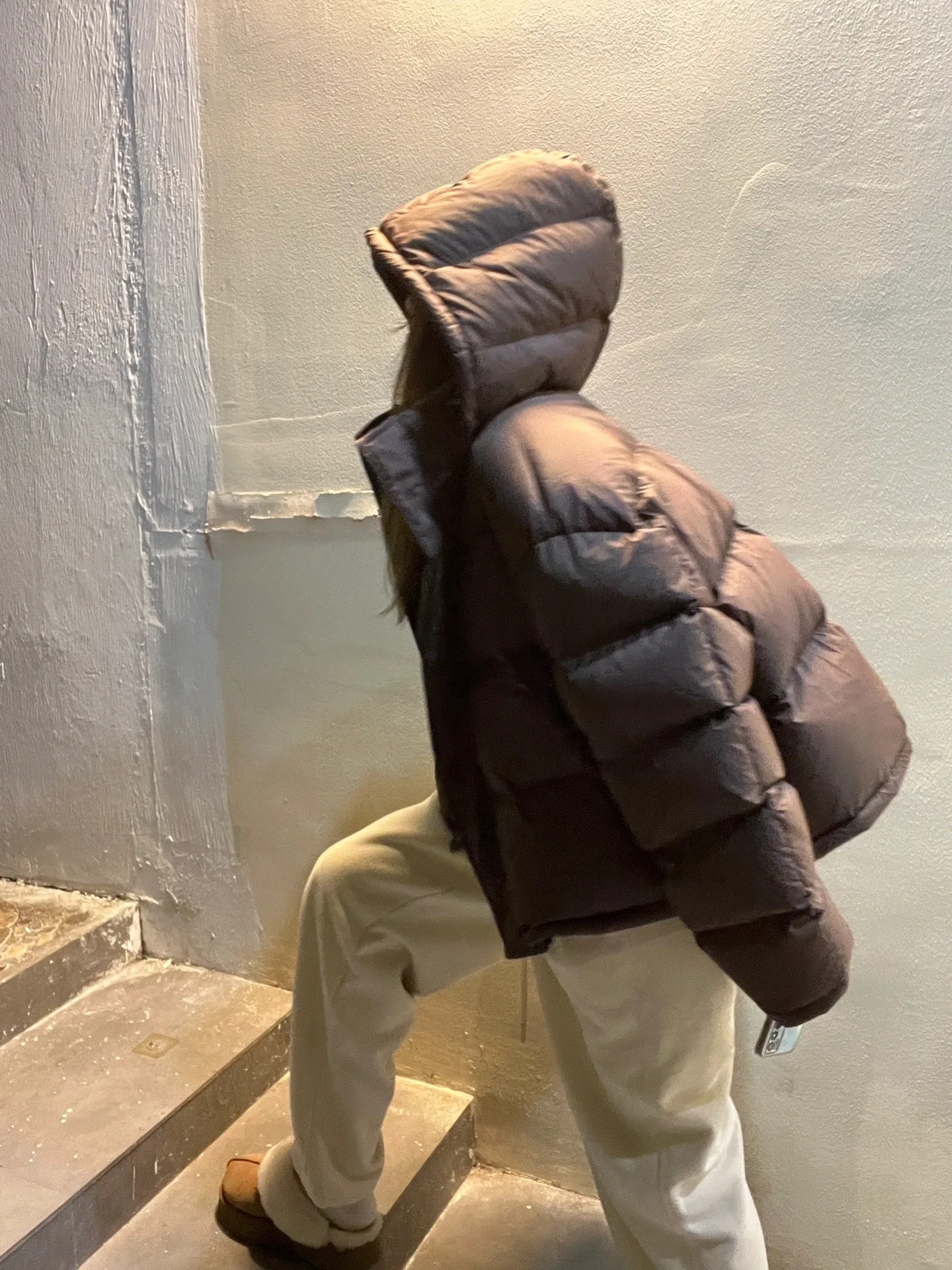 プレミアムブラウンフード付きオルトダウンジャケット女性用冬2023新作スモールサイズブレッドスレ韓国風アウターウェア通勤防風