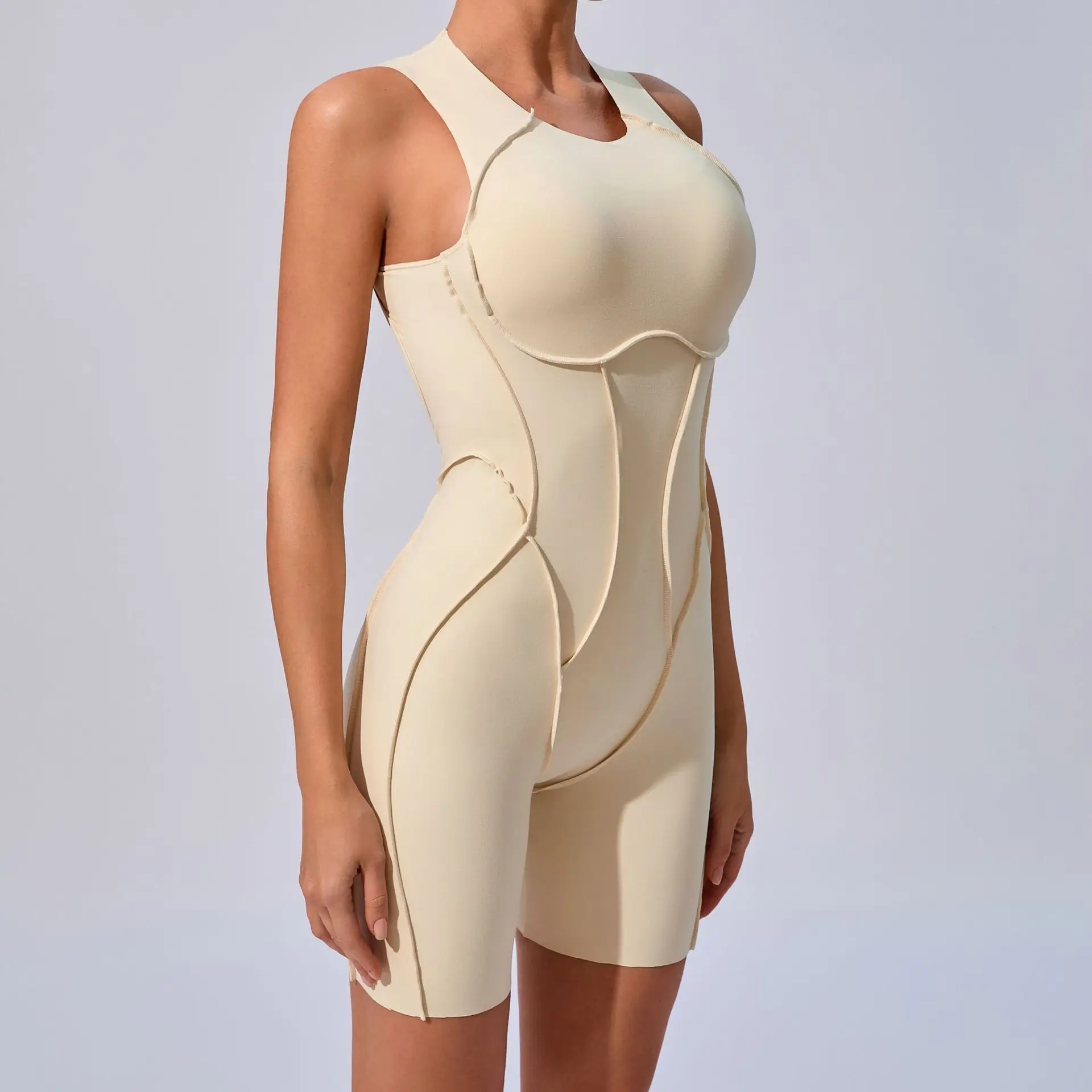 Nuova tuta aderente con cuciture 3D scava fuori la schiena di bellezza con pettorali staccabili tuta da yoga monopezzo esterna da donna