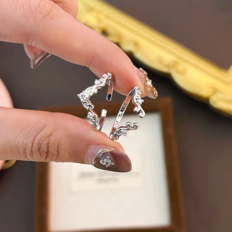 خاتم ألماس مربع صغير على طراز المحكمة بتصميم هندسي مجوف على تشغيل الأميرة بتصميم فريد من نوعه، خاتم إصبع السبابة الرائع #1