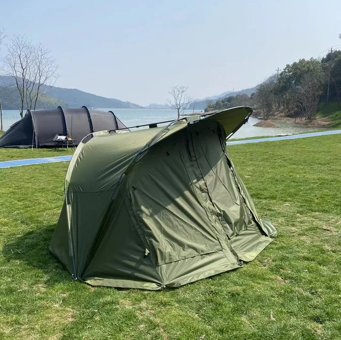 Breathable 4 Person Big Capacity Movable Good Ventilation Fishing Bivvy Waterproof Carp Fishing Tent