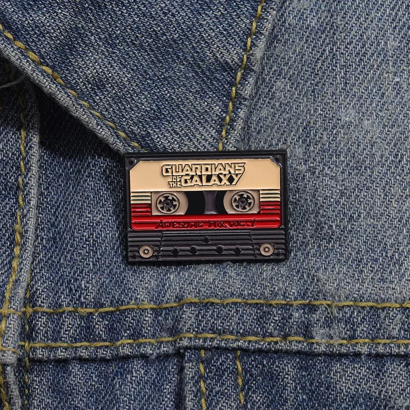 شخصية راديو الشريط التصميم بروش خمر سلسلة الموسيقى الموضة سبيكة شارة ملحق دبابيس هدية بالجملة للأصدقاء