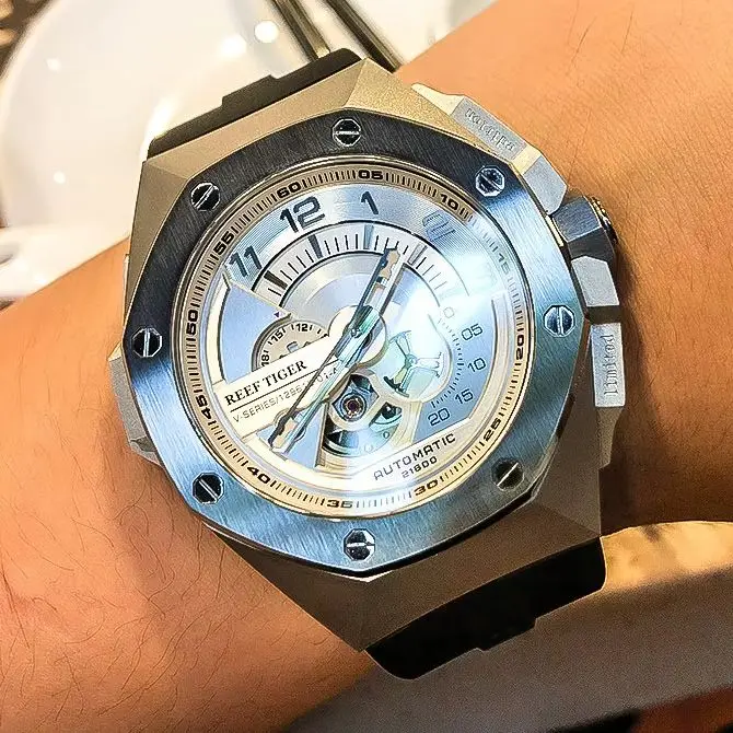 Reef Tiger Men Automatic Watch 44mm Mechanical wristwatch 100M Waterproof Military Luminous Sapphire Mirror Small Second Dial