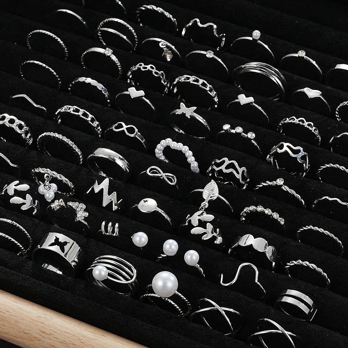 

64-piece Ring Set Figure-8 Leaves Geometric Creativity Simple Temperament Lady Pearl Ring Set
