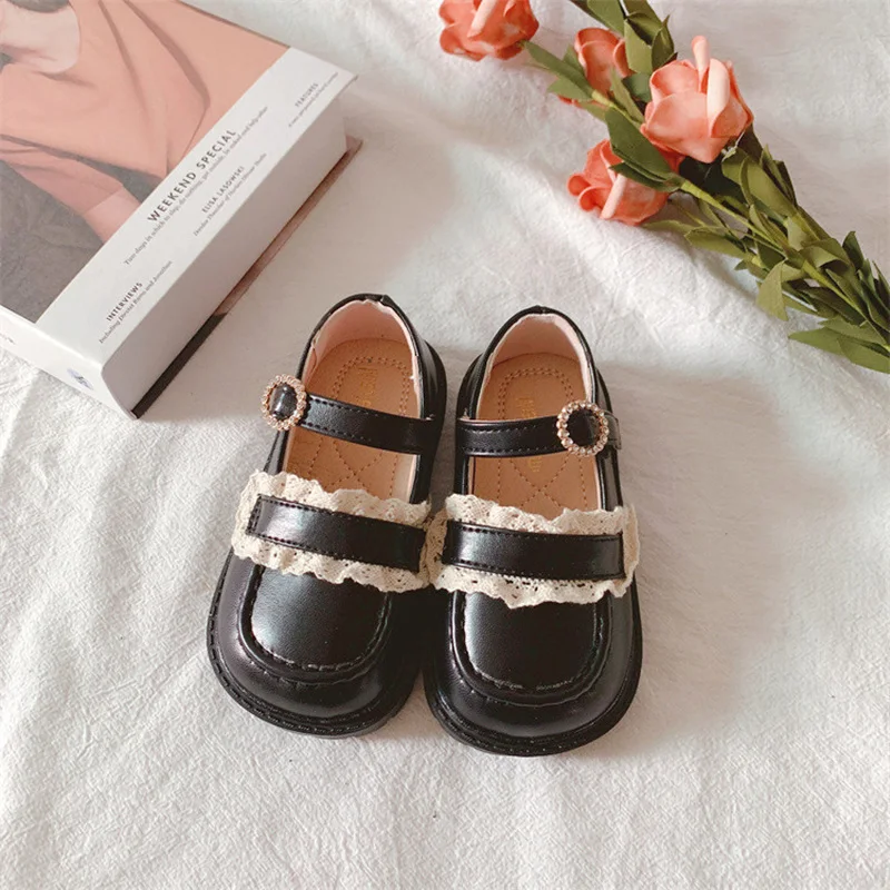 Sepatu Anak-anak untuk Bayi Perempuan Sepatu Kulit Musim Semi Anak-anak Renda Manis Putri Sneakers Tunggal Sepatu Sekolah Modis